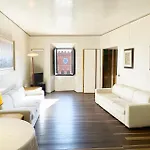 Il Campo 8: Piazza Del Campo Apartment