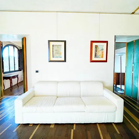 Il Campo 8: Piazza Del Campo Apartment