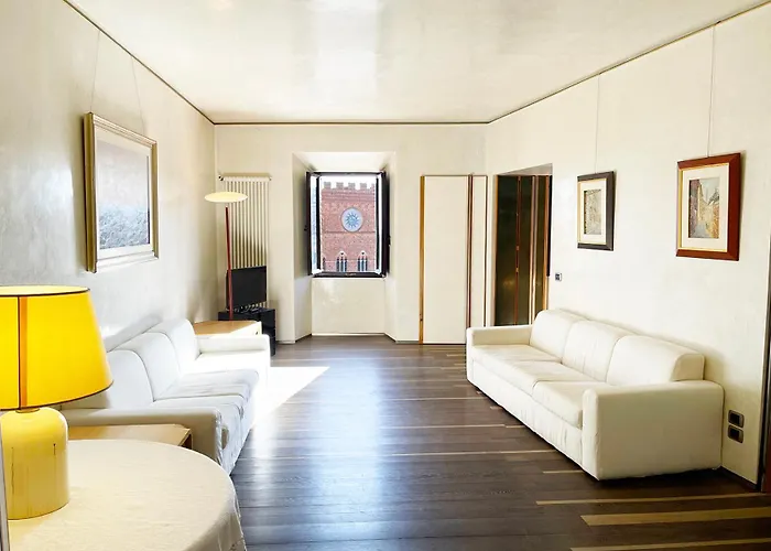 Il Campo 8: Piazza Del Campo Apartment