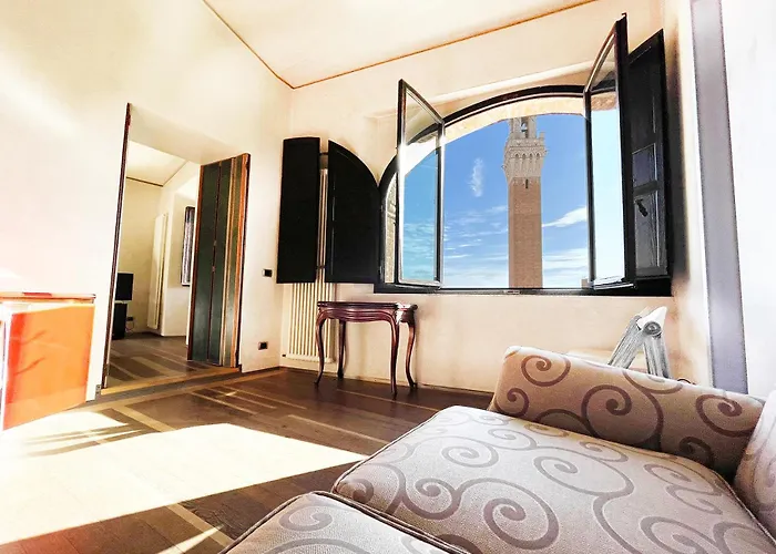 Il Campo 8: Piazza Del Campo Apartment